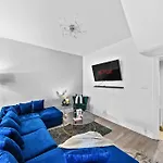 Charming Leytonstone 5 Bed -
