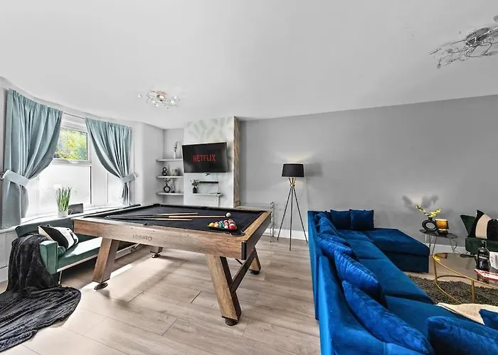 Charming Leytonstone 5 Bed -