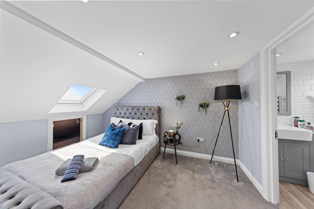 Charming Leytonstone 5 Bed -