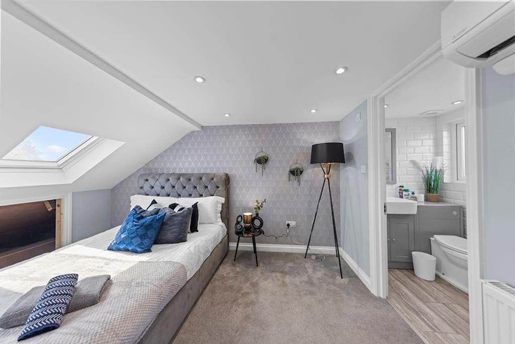 Apartment Charming Leytonstone 5 Bed - London