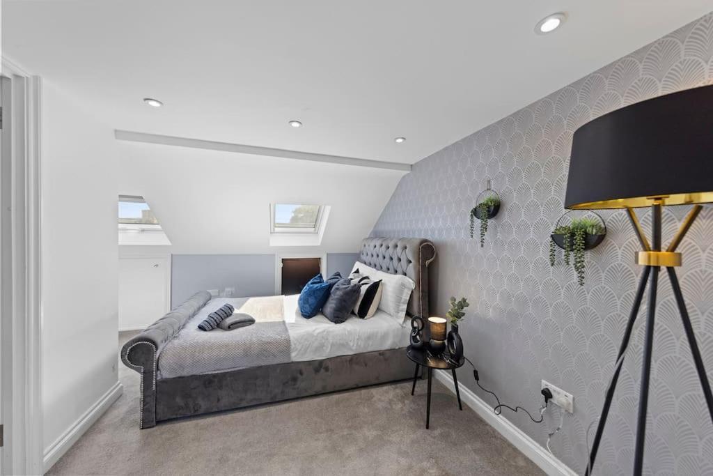 Charming Leytonstone 5 Bed - *