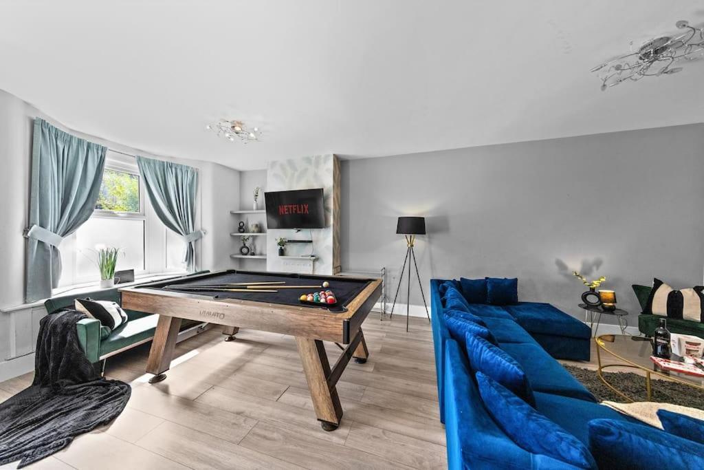 Charming Leytonstone 5 Bed - Apartment *